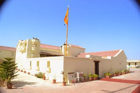 The gurdwara at Lakhpat with its saffron Nishan Sahib flag